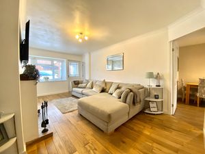 Lounge- click for photo gallery